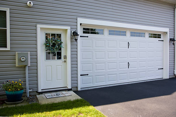 24/7 Emergency Garage Door Panel Replacement experts in Clare County County, MI